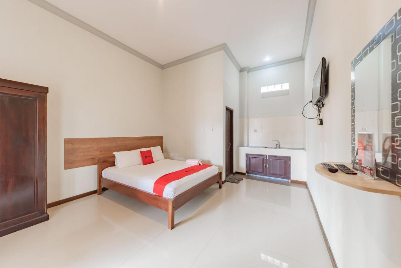 Hotel Reddoorz Near Gor Sempaja Samarinda Exterior foto