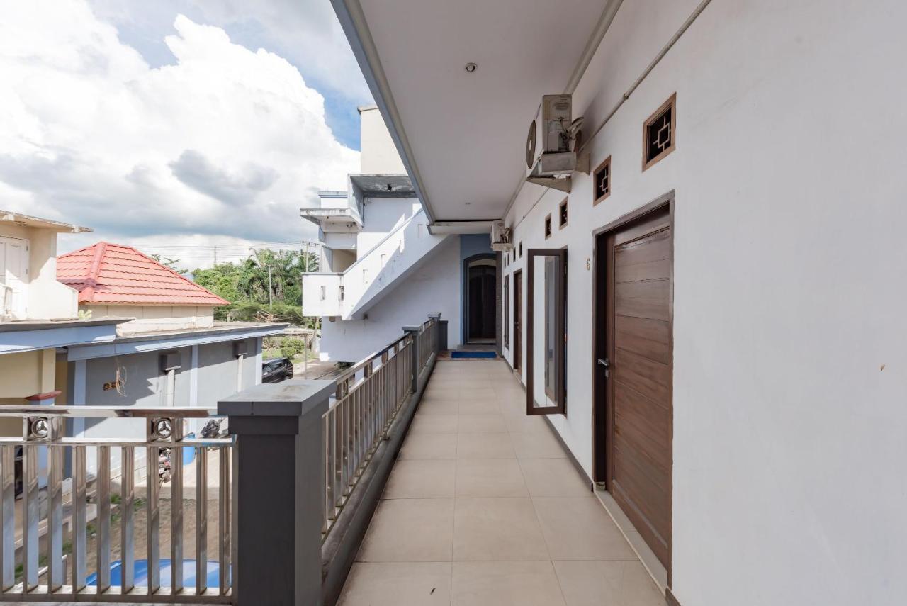 Hotel Reddoorz Near Gor Sempaja Samarinda Exterior foto