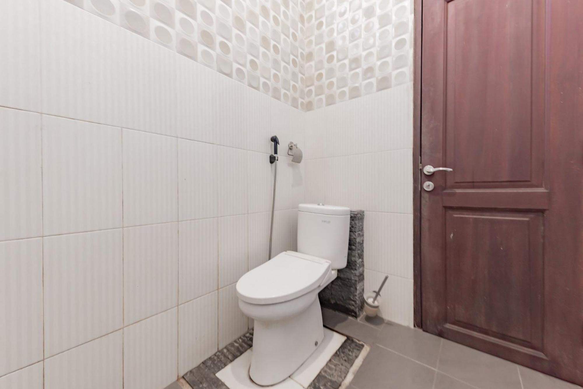 Hotel Reddoorz Near Gor Sempaja Samarinda Habitación foto